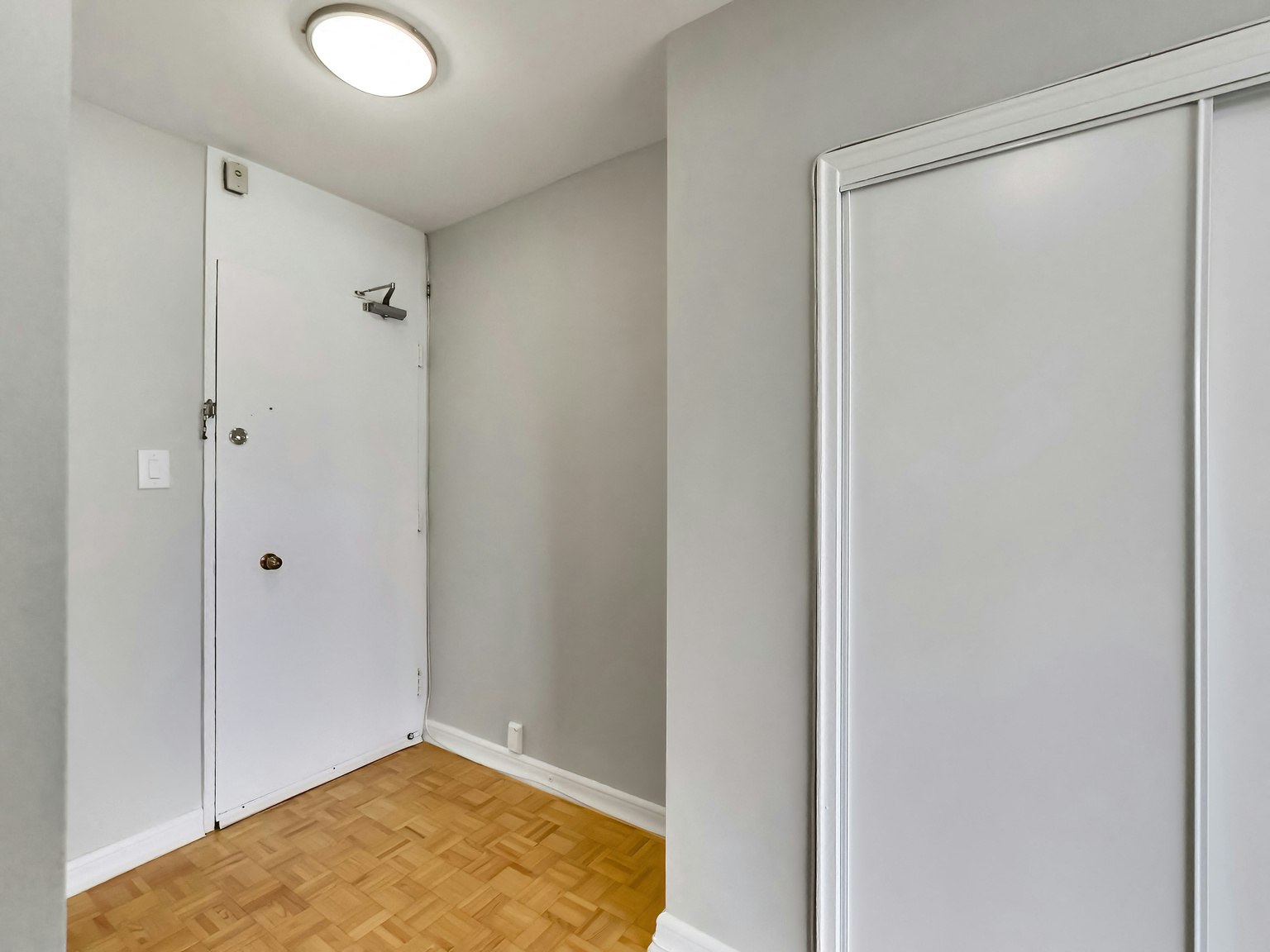 0201-630 Roselawn Avenue, Toronto, ON, M5N 1K8 - 18