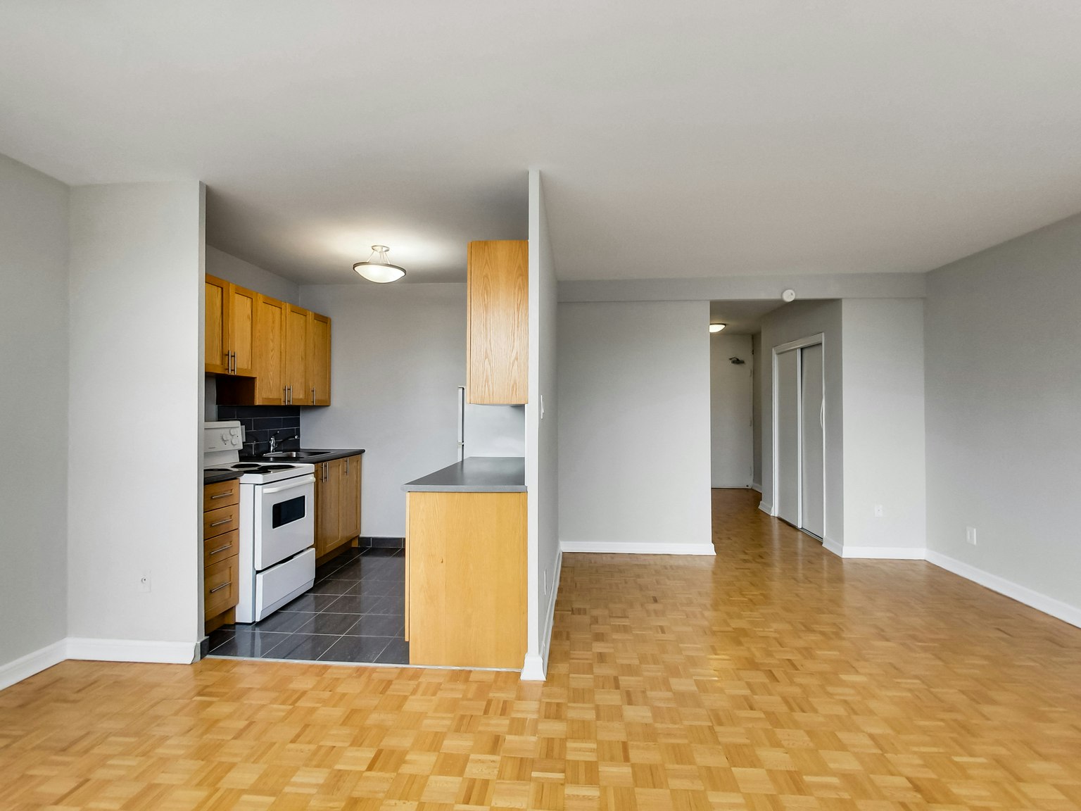 0201-630 Roselawn Avenue, Toronto, ON, M5N 1K8 - 27