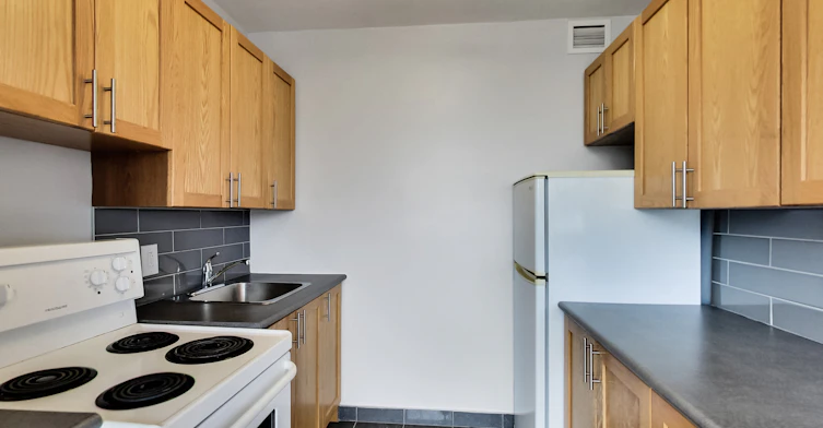 0201-630 Roselawn Avenue, Toronto, ON, M5N 1K8 - 25