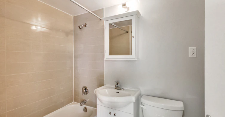 0307-680 Roselawn Avenue, Toronto, ON, M5N 1L3 - 93
