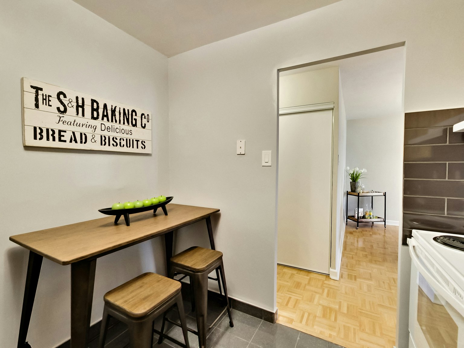 0201-660 Briar Hill Avenue, Toronto, ON, M6B 1L2 - 44