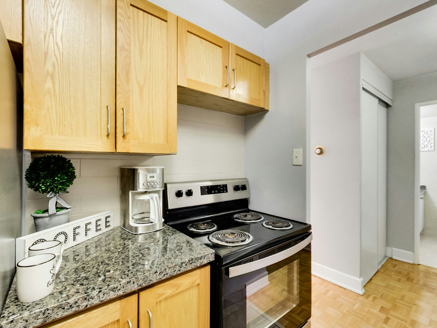 0201-660 Briar Hill Avenue, Toronto, ON, M6B 1L2 - 10