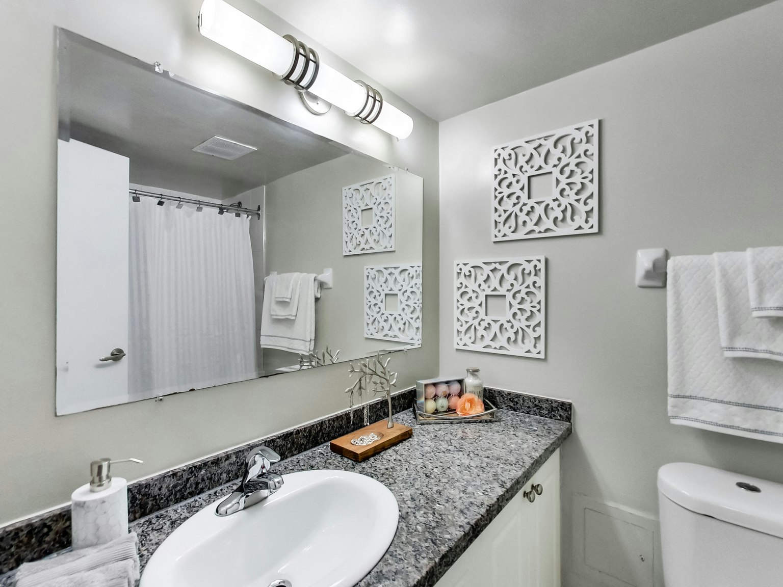 0201-660 Briar Hill Avenue, Toronto, ON, M6B 1L2 - 18