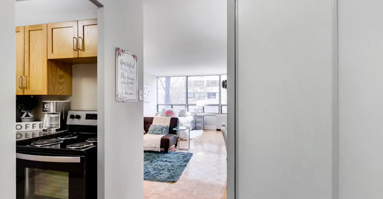 0201-660 Briar Hill Avenue, Toronto, ON, M6B 1L2 - 16