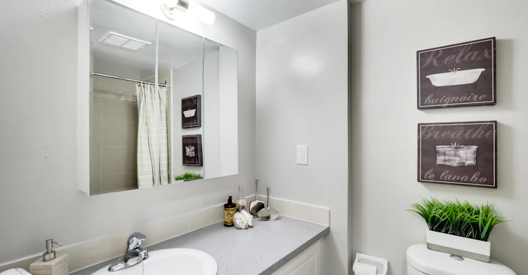 0201-660 Briar Hill Avenue, Toronto, ON, M6B 1L2 - 82