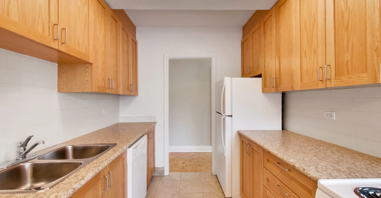 G02-2100 Bathurst Street, Toronto, ON, M5N 2P2 - 44