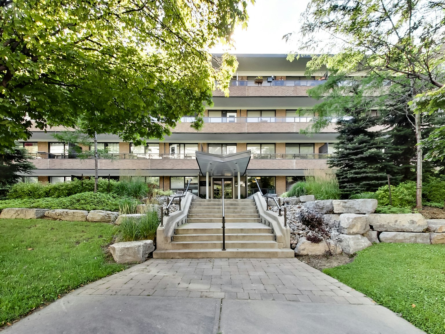 G02-2100 Bathurst Street, Toronto, ON, M5N 2P2 - 2