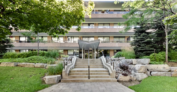 0114-2100 Bathurst Street, Toronto, ON, M5N 2P2 - 2