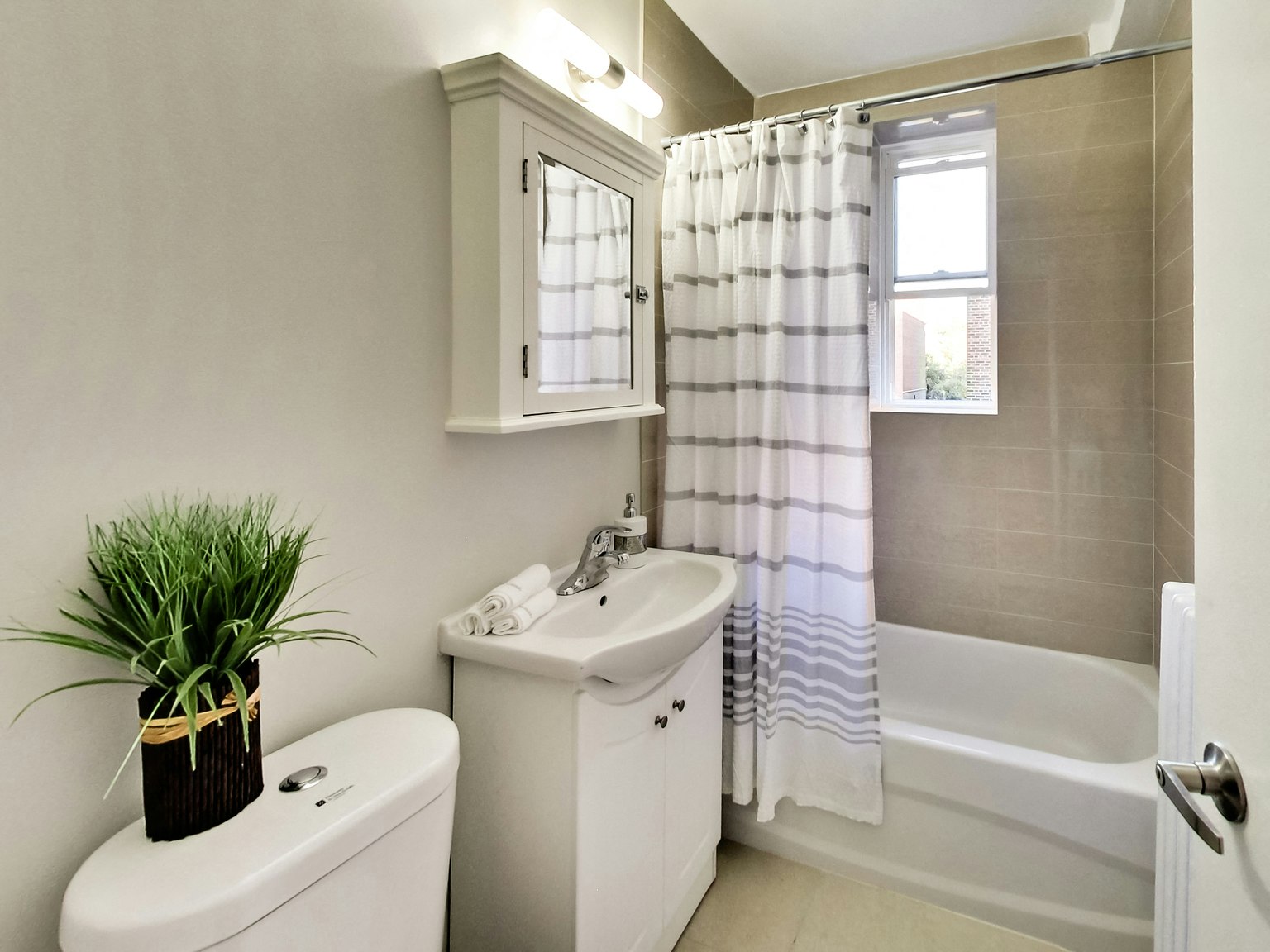 0410-14 Chatsworth Drive, Toronto, ON, M4R 1R5 - 27
