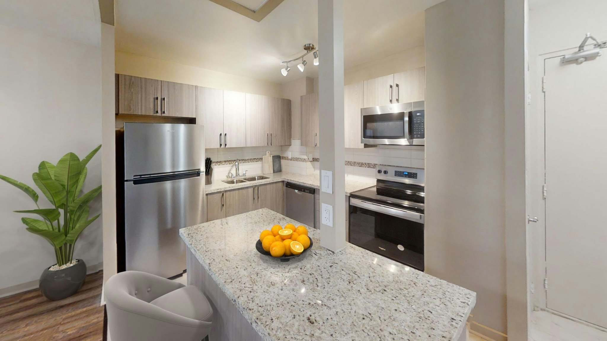 0707-230 Lake Promenade, Toronto, ON, M8W 1B1 - 6