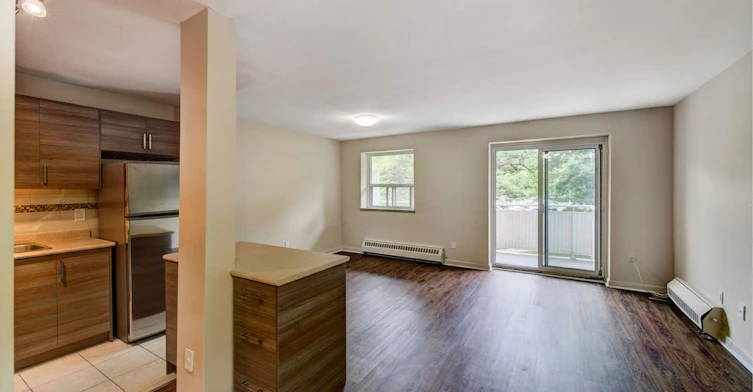 240 Lake Promenade, Toronto, ON, M8W 1B2 - 10