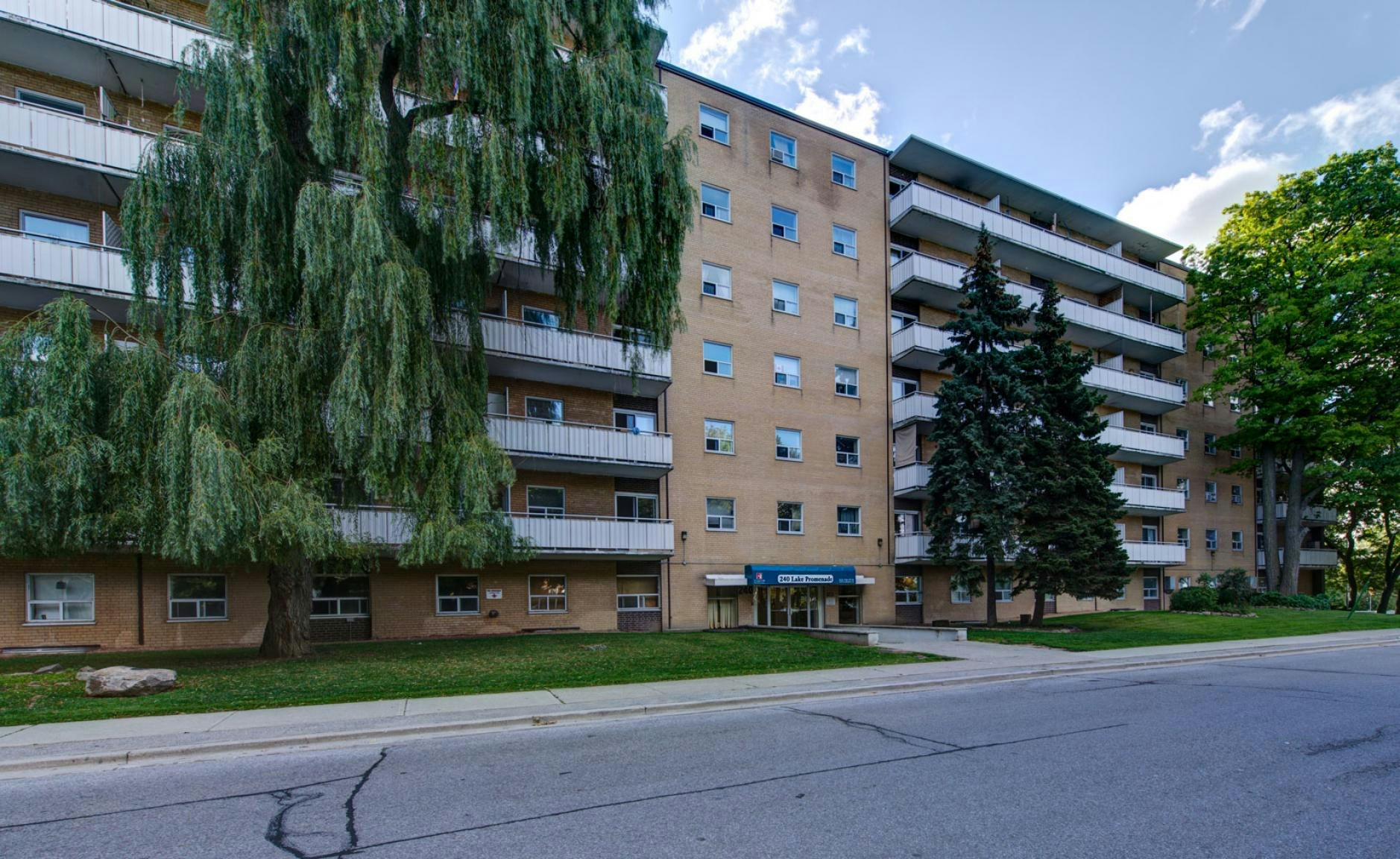 240 Lake Promenade, Toronto, ON, M8W 1B2 - 27