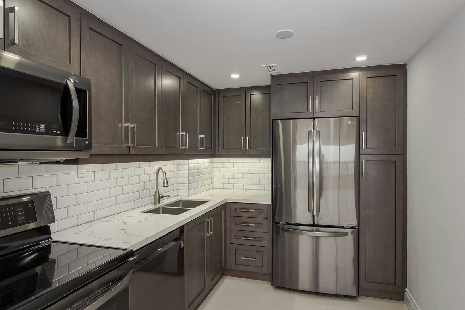 610-2515 Bathurst Street, Toronto, ON, M6B 2Z1
