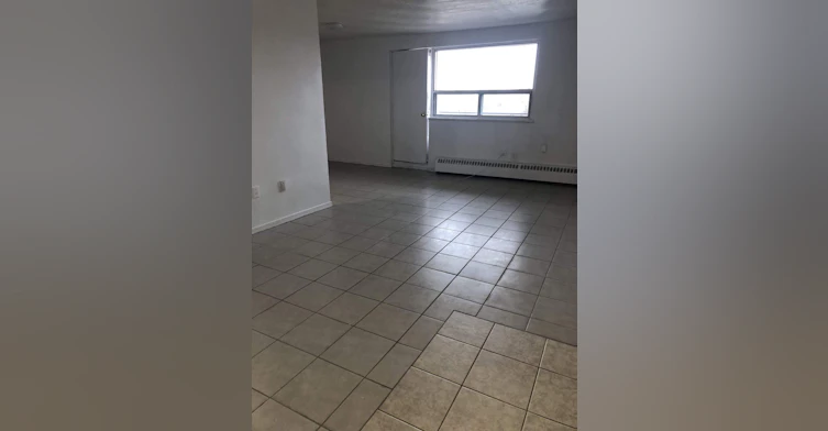 1465 Tyneburn Crescent, Mississauga, ON, L4X 1P7 - 3