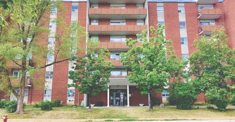 1465 Tyneburn Crescent, Mississauga, ON, L4X 1P7