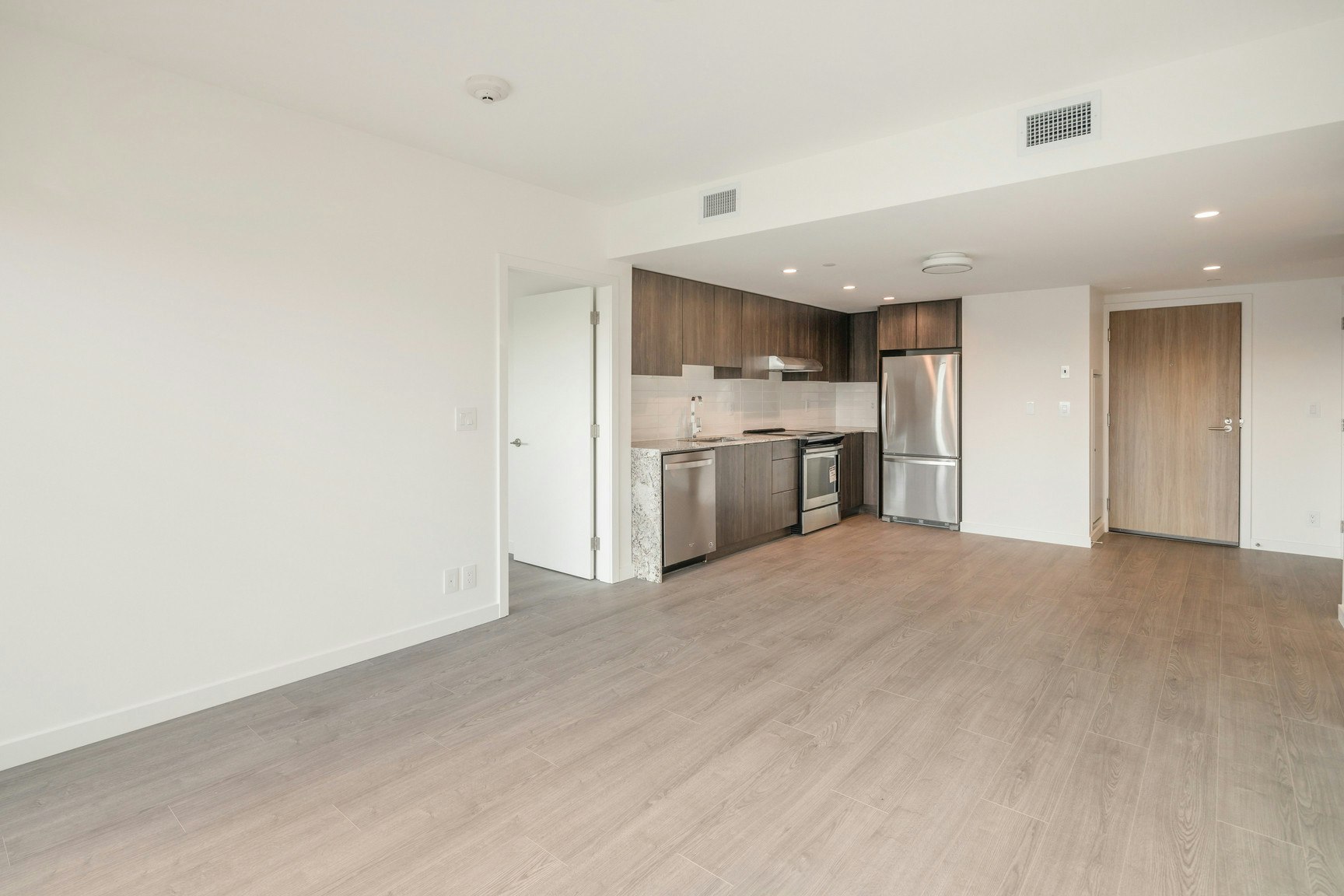 102-1060 Churchill Crescent, North Vancouver, BC, V7P 3M7 - 8