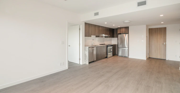 102-1060 Churchill Crescent, North Vancouver, BC, V7P 3M7 - 8