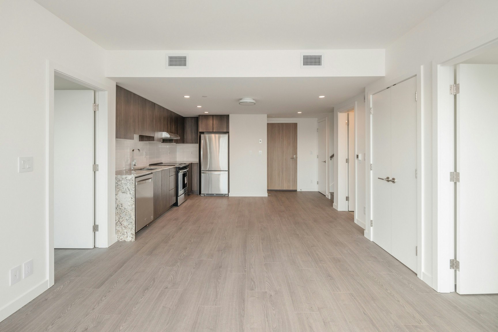 102-1060 Churchill Crescent, North Vancouver, BC, V7P 3M7 - 7