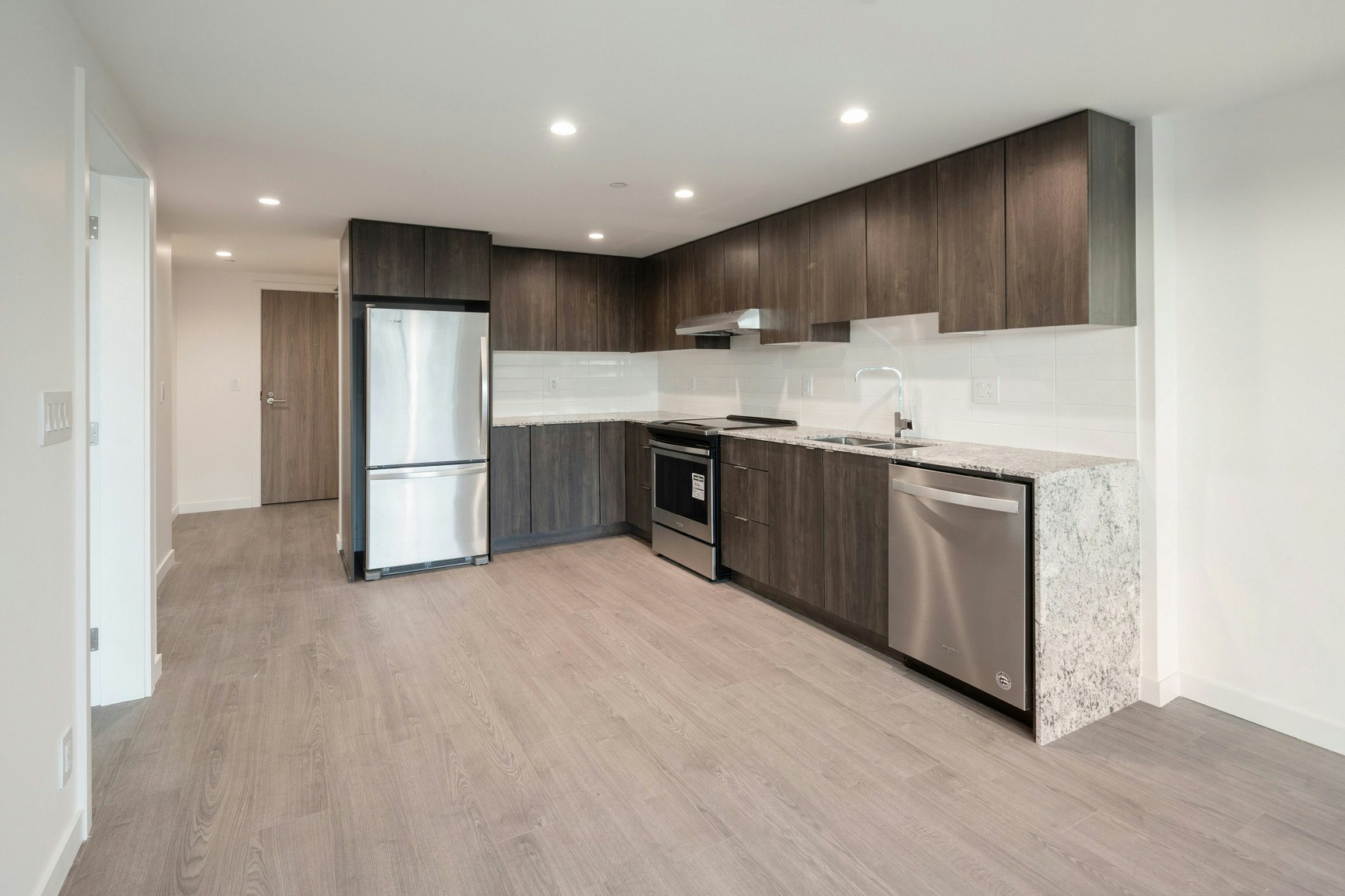 102-1060 Churchill Crescent, North Vancouver, BC, V7P 3M7 - 3