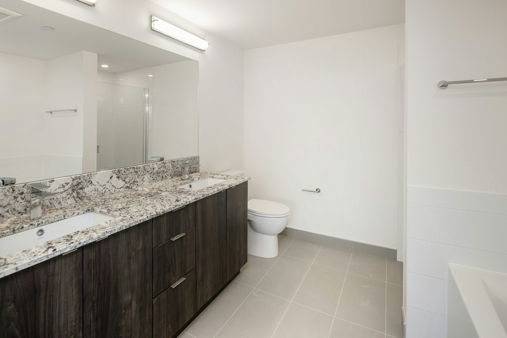 102-1060 Churchill Crescent, North Vancouver, BC, V7P 3M7 - 10