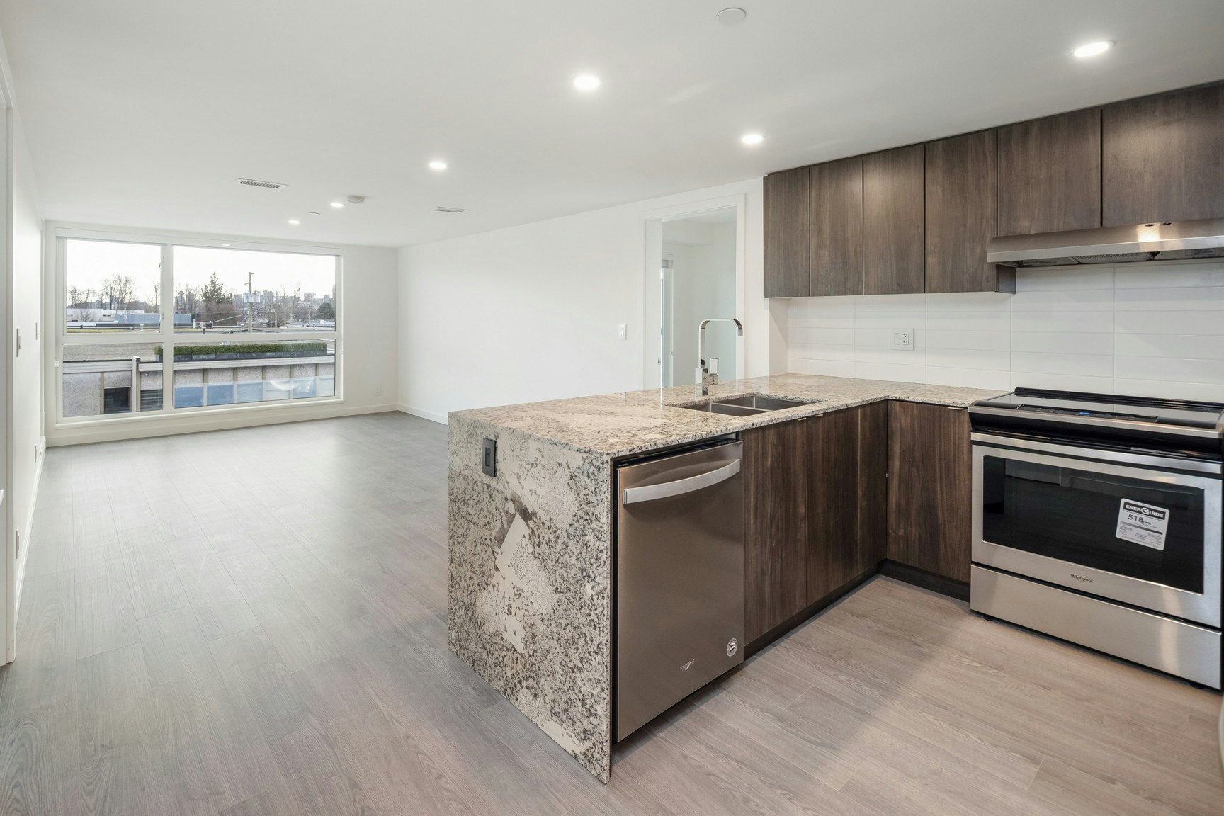 110-1060 Churchill Crescent, North Vancouver, BC, V7P 3M7 - 4