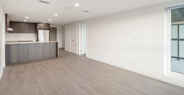 110-1060 Churchill Crescent, North Vancouver, BC, V7P 3M7 - 6