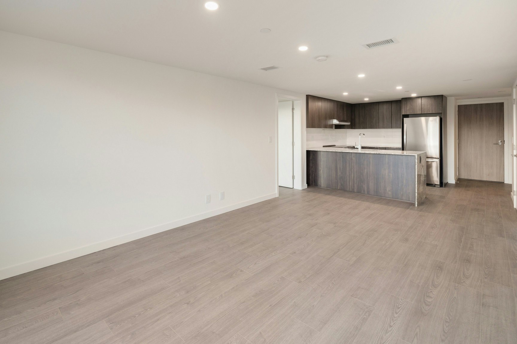 203-1060 Churchill Crescent, North Vancouver, BC, V7P 3M7 - 11