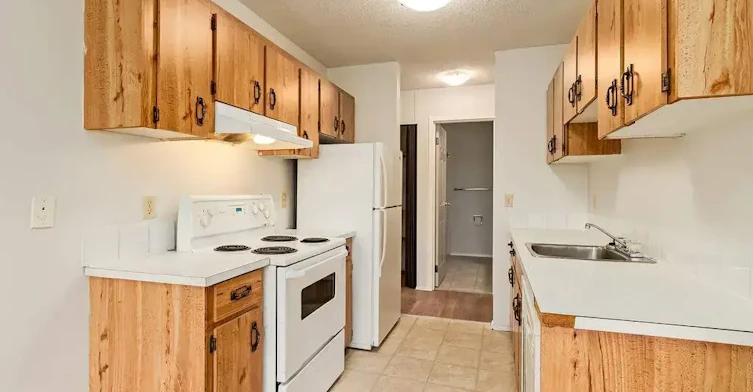 107-175 Algonquin Road W, Lethbridge, AB, T1K 5B5 - 5