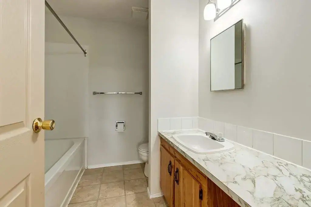 209-175 Algonquin Road W, Lethbridge, AB, T1K 5B5 - 8