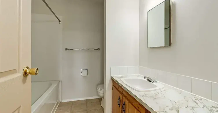 110-175 Algonquin Road W, Lethbridge, AB, T1K 5B5 - 8