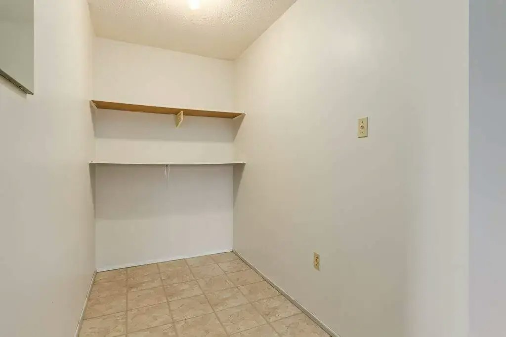 110-175 Algonquin Road W, Lethbridge, AB, T1K 5B5 - 9