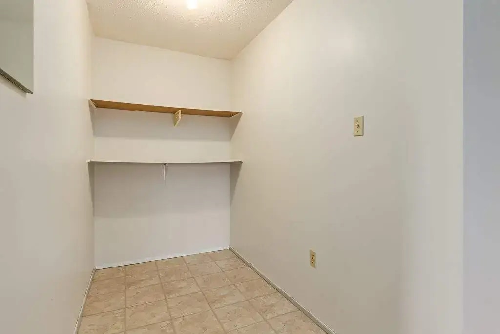 309-175 Algonquin Road W, Lethbridge, AB, T1K 5B5 - 9