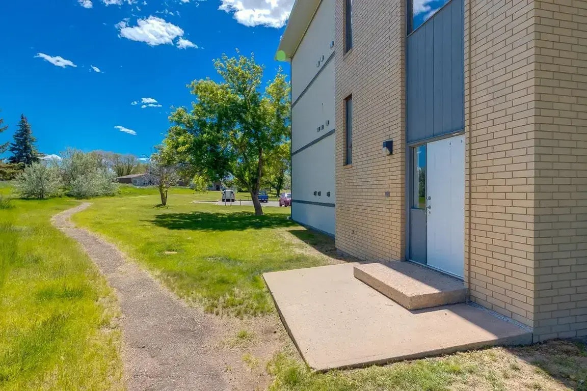 302-90 Sprague Way SE, Medicine Hat, AB, T1B 3M1 - 21