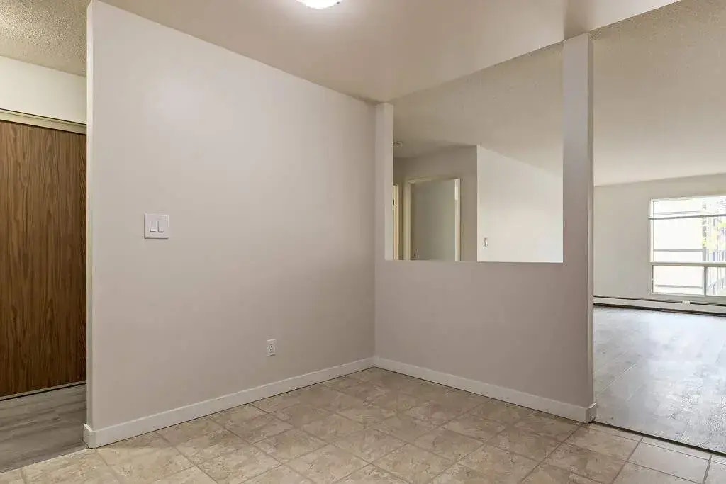 302-90 Sprague Way SE, Medicine Hat, AB, T1B 3M1 - 12