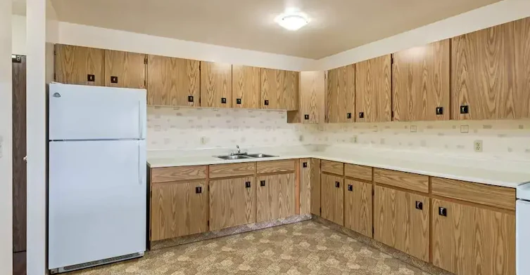302-90 Sprague Way SE, Medicine Hat, AB, T1B 3M1 - 4