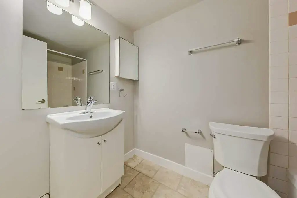 303-11945 81 Street NW, Edmonton, AB, T5B 2S7 - 16
