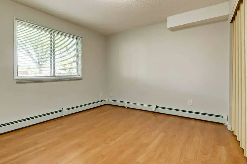 303-11945 81 Street NW, Edmonton, AB, T5B 2S7 - 14