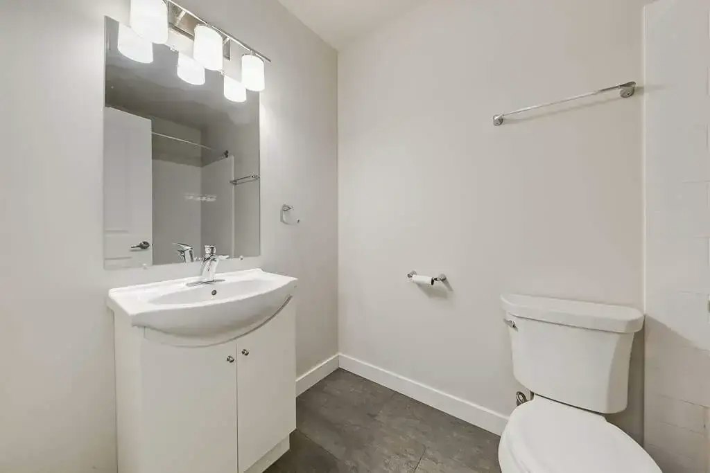 303-11945 81 Street NW, Edmonton, AB, T5B 2S7 - 6