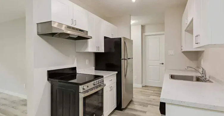 303-11945 81 Street NW, Edmonton, AB, T5B 2S7 - 5