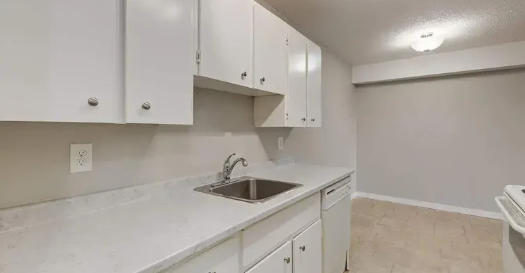 303-11945 81 Street NW, Edmonton, AB, T5B 2S7 - 13