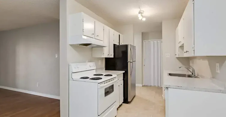 307-11945 81 Street NW, Edmonton, AB, T5B 2S7 - 12