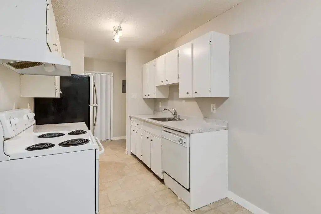307-11945 81 Street NW, Edmonton, AB, T5B 2S7 - 11