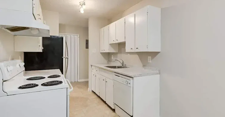 307-11945 81 Street NW, Edmonton, AB, T5B 2S7 - 11