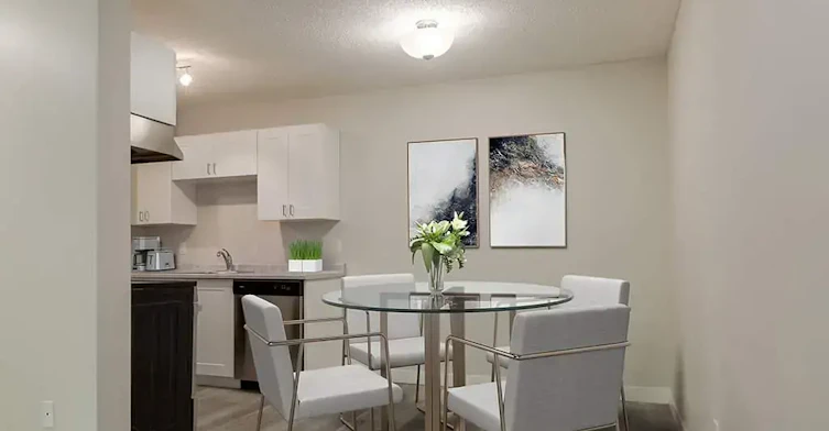 307-11945 81 Street NW, Edmonton, AB, T5B 2S7 - 2