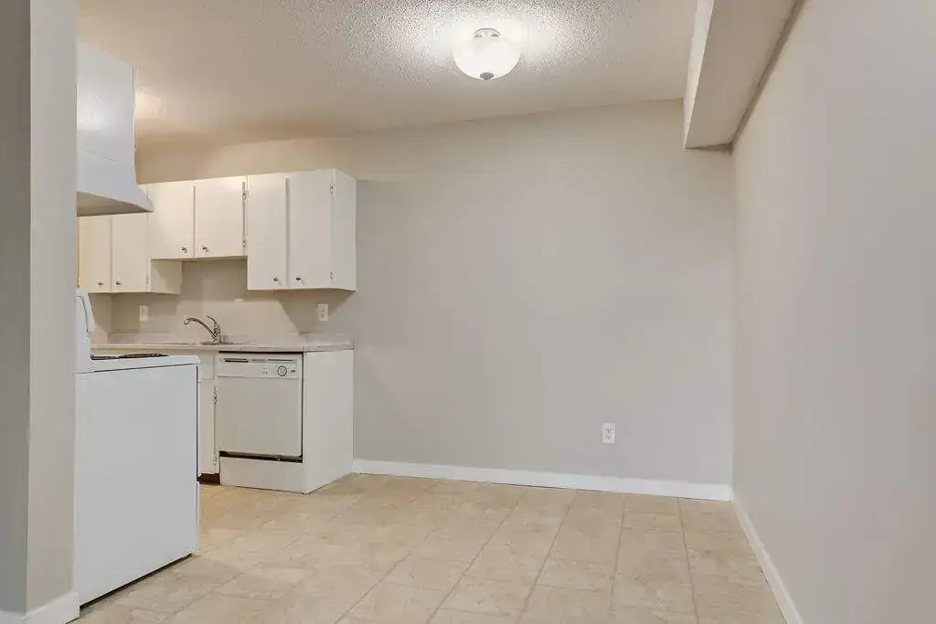 307-11945 81 Street NW, Edmonton, AB, T5B 2S7 - 10