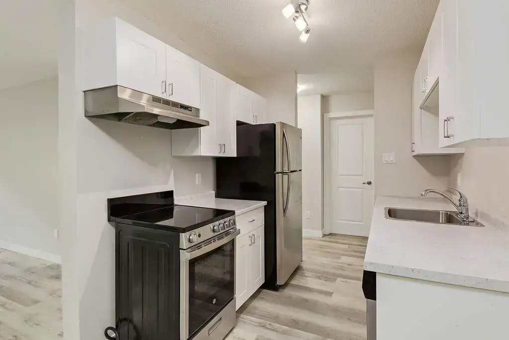 307-11945 81 Street NW, Edmonton, AB, T5B 2S7 - 5