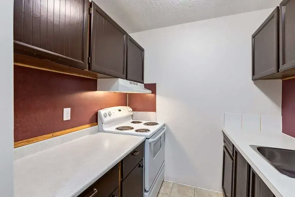 104-2110 15th Avenue North, Lethbridge, AB, T1H 1W9 - 5