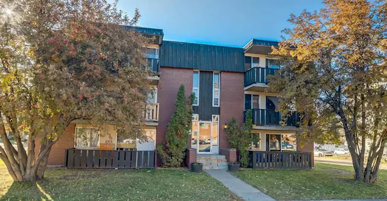 104-2110 15th Avenue North, Lethbridge, AB, T1H 1W9 - 9