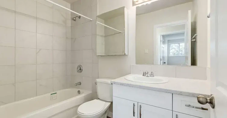 202-4612 57 Street, Camrose, AB, T4V 2E7 - 18
