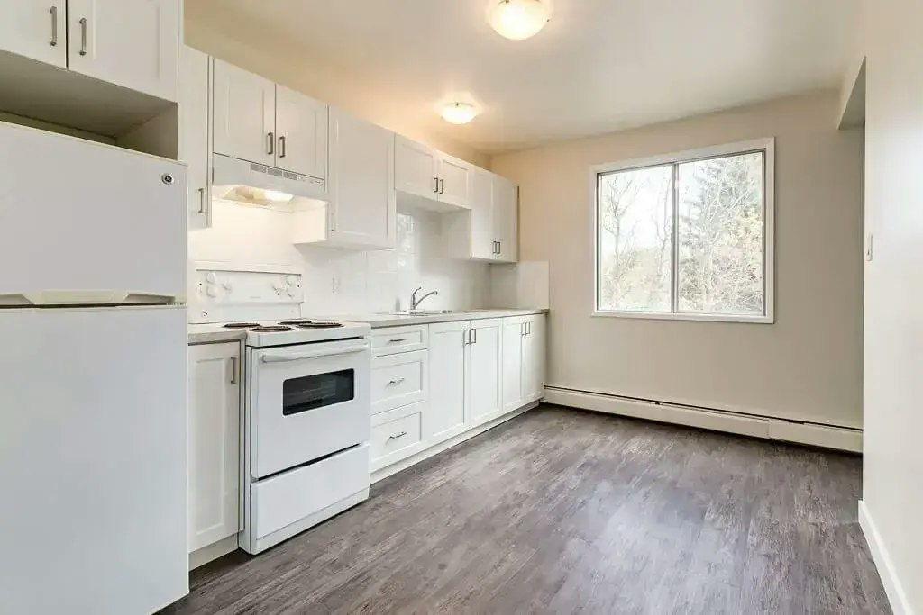 204-4612 57 Street, Camrose, AB, T4V 2E7 - 9